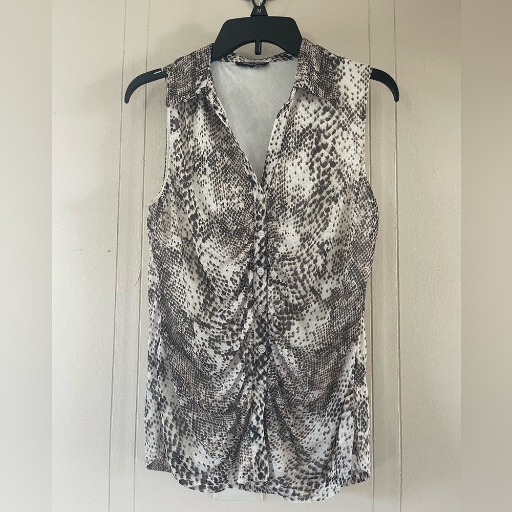Leopard Sleeveless shirt